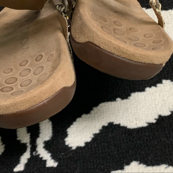 Vionic Snake Print Kirra Thong Sandals Size 7.5 - Picture 5 of 8